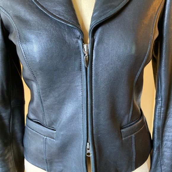 Nordstrom Classiques Entier women’s like new black leather jacket, size 4 - Picture 9 of 10